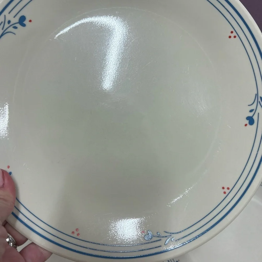Corelle Cream and Blue Vintage Country Violets Corelle Dinner plates Set of 7